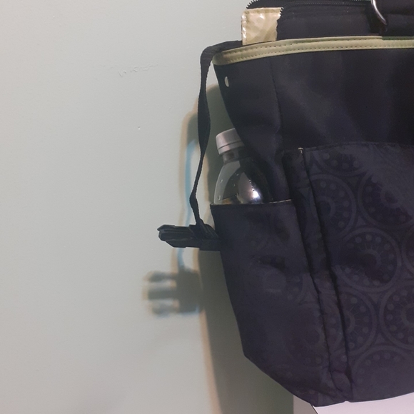 The PERFECT BABY DIAPER BAG THAT FITS EVERYTHING - Picture 4 of 6